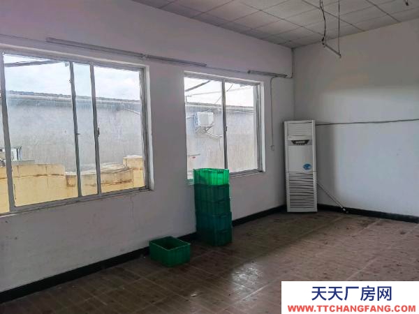 岳陽市君山區 廠房面積600平米，外部空曠，內部空間大，可塑性強！