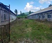 (出售) 主要是養殖用房，交通方便，位置好。