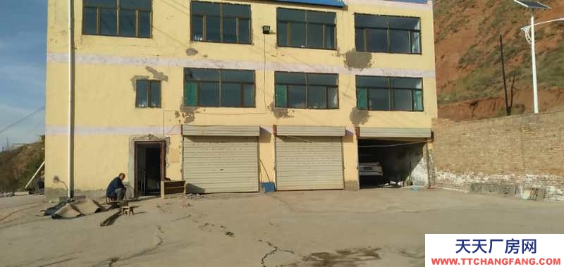 西寧城中自家三層小院整體出租，采光好，附近有學(xué)校超市，中介勿擾