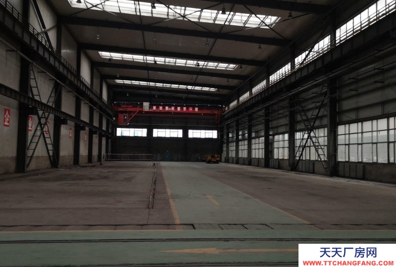 (出租) 車間配備32噸行吊，配備電瓶車，層高15米。跨度24米。