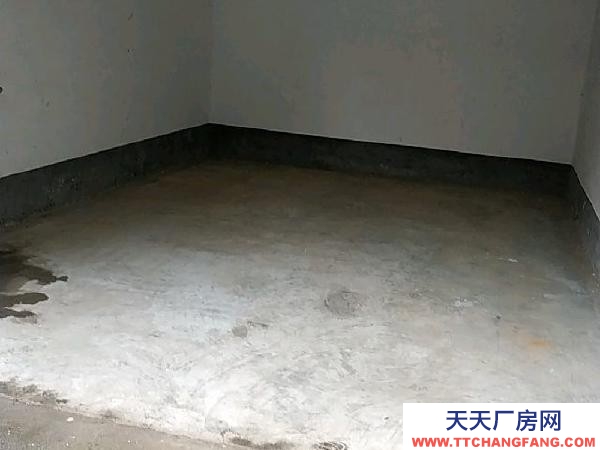 (出租) 龍潭西路龍潭小學附近有水有電可做鋪面或倉庫車庫。押一付六。
