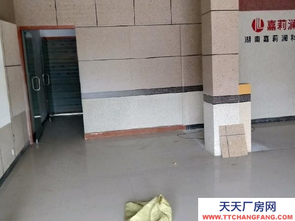 郴州市桂陽區(qū) 火田加油站旁郴桂大道旁邊 倉庫 120平米