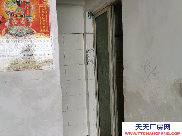 郴州市資興區 臨街，主干道附近，出行便利。