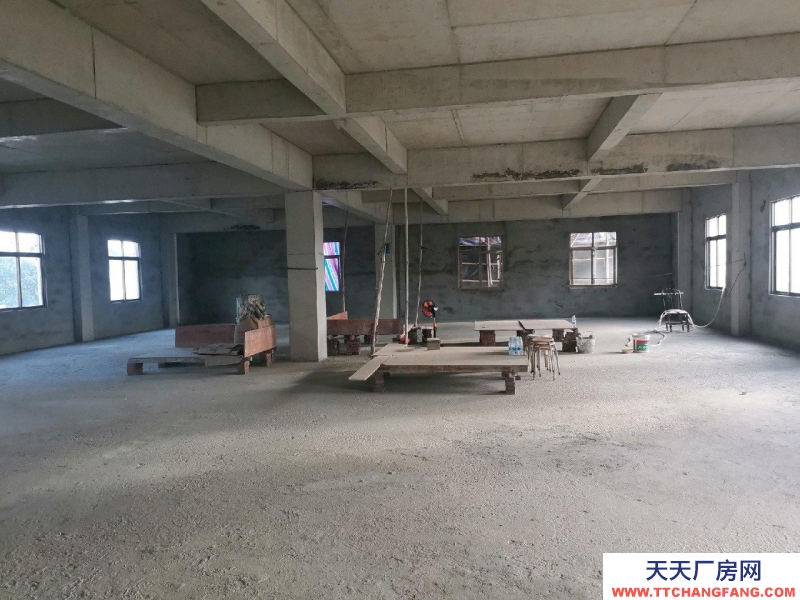 (出租) 舊機場旁獨幢千五平方,近路帶院子,有電梯可做廠房倉庫辦公室