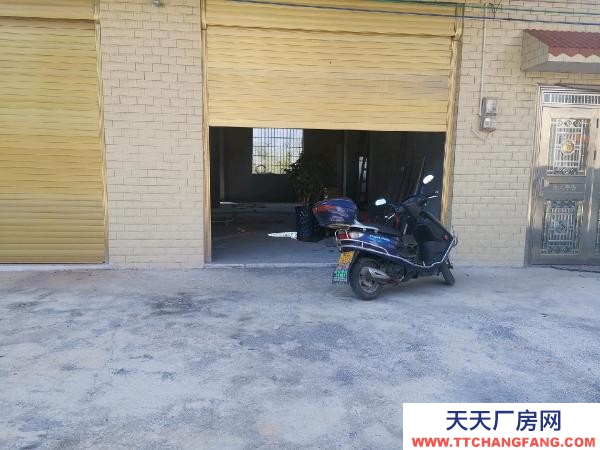 郴州市宜章區倉庫位于環城路107線旁邊