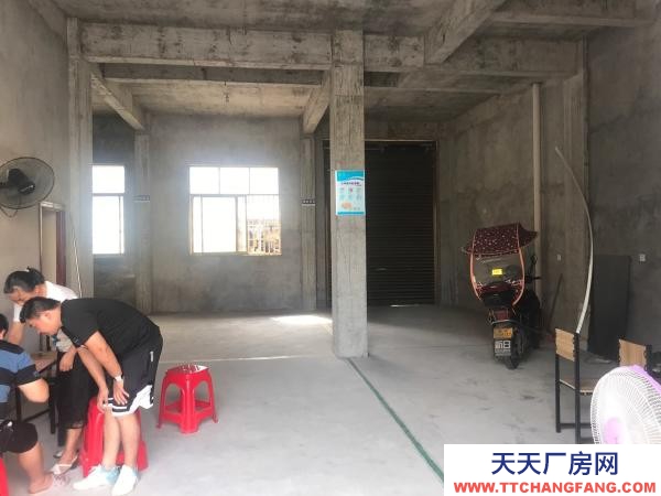 郴州市臨武區 馬路旁，可進大車，前面大操場