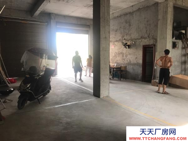 郴州市臨武區 侯家綜合樓后面鄰中欣國際交通便利