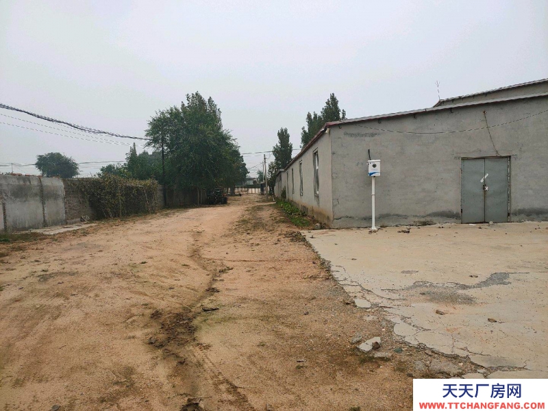 邢臺市 臨城縣 (出售) 占地30畝，緊臨紅旗大街和省道，交通方便。