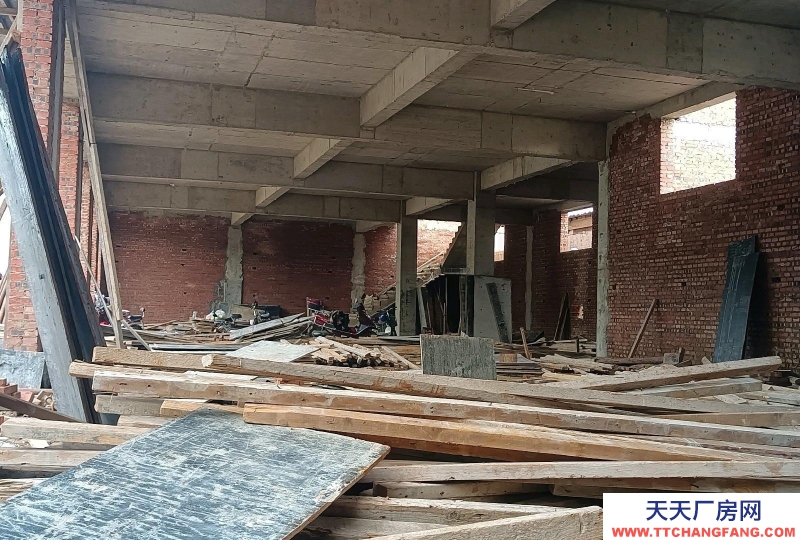 邢臺市  內(nèi)丘 (出租) 內(nèi)丘北環(huán)路三大碗東邊一座二層門市面積800平方有意者電話聯(lián)系