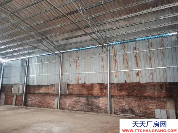 郴州市嘉禾縣 倉庫干凈整潔，馬路邊上，使用方便