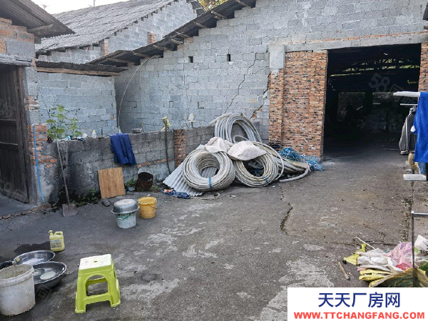 懷化市鶴城區 懷化西鐵路橋邊廠房出租 水電齊