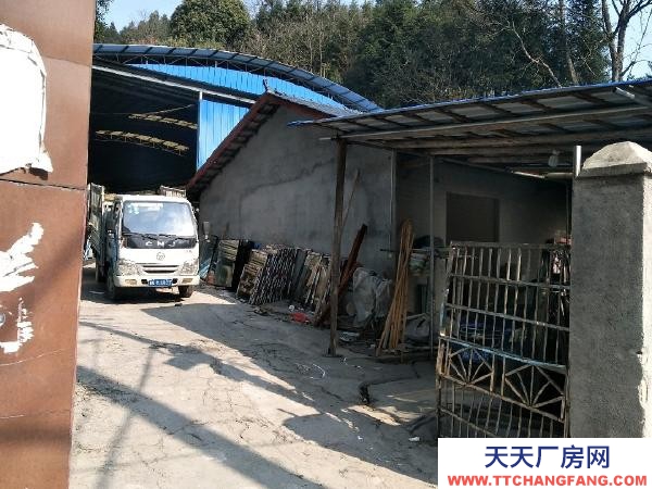 懷化市鶴城區(qū) 老廠房，年租金可收5萬八。現(xiàn)忍痛出售。