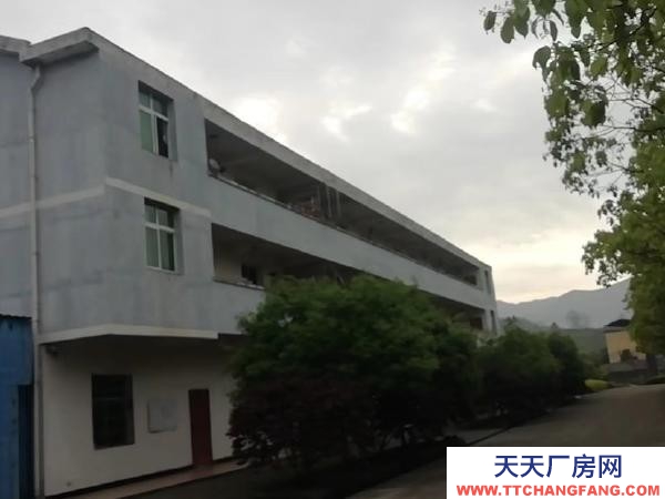 懷化市中方區  位于中方下坪鄉下坪村工業區工業出讓廠房土地出售，兩證齊全