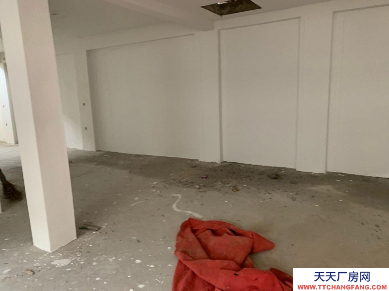 (出租) 地鋪黃墅清水塘小區地下室，東方世貿附近的倉庫。