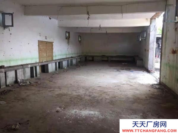 永州市冷水灘區廠房出租 水泥結構即可做倉庫又可以做廠房 占地3000多的平米。