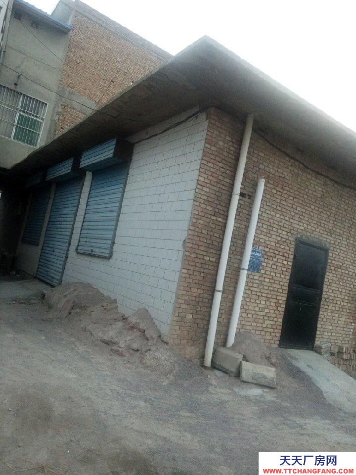 (出租) 交通方便，緊臨東冶橋頭，可做廠房，庫房，