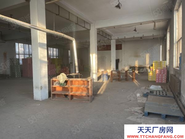 道里城鄉路金屬街獨門獨院庫房出租，交通便利