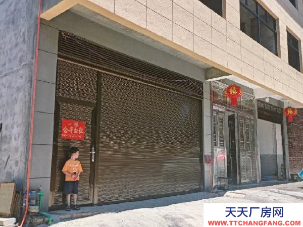 永州市道縣物資倉(cāng)庫(kù) 臨近火車(chē)站，出入介可停車(chē)。