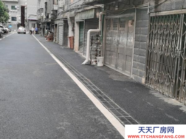 永州市東安物資倉庫  同心路鑫龍家園小區1樓車庫33平