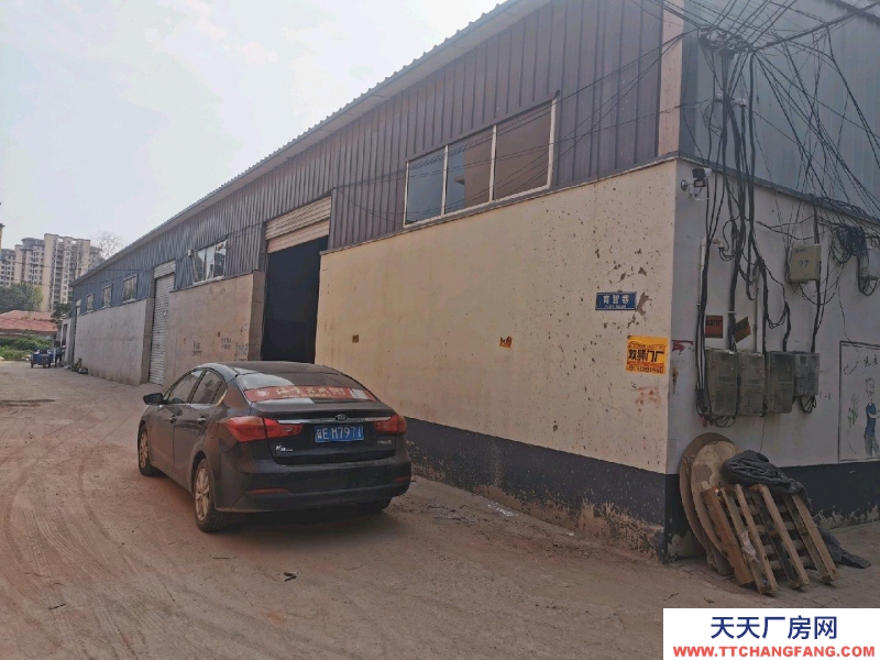 邢臺 平鄉(xiāng) 薯類和膨化食品廠房 (出租) 有水有電地理位置優(yōu)越，干凈整潔。