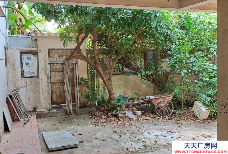 (出租) 梅州興寧自建獨(dú)棟帶車(chē)庫(kù)、花園雙層樓房可做電子加工