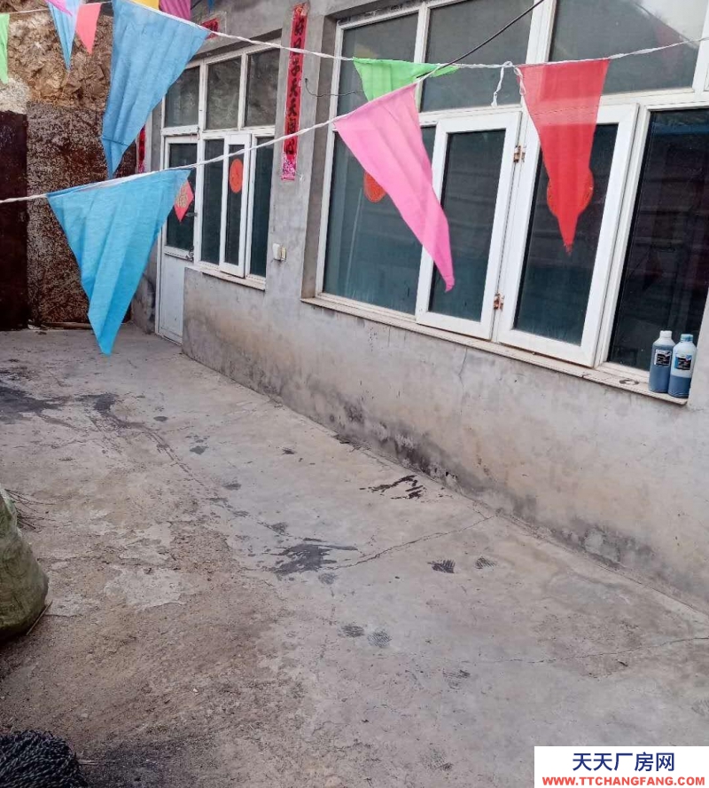 張家口 橋東 食用動(dòng)物油脂廠房(出租) 王家寨有190平米，110平米，還有一個(gè)三間平房的小獨(dú)院。