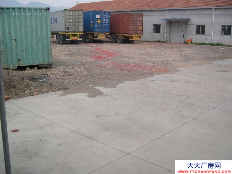 紹興市嵊州(出租) 嵊州市廠房 倉(cāng)庫(kù)1300平方 停車場(chǎng)地3000平方 出租
