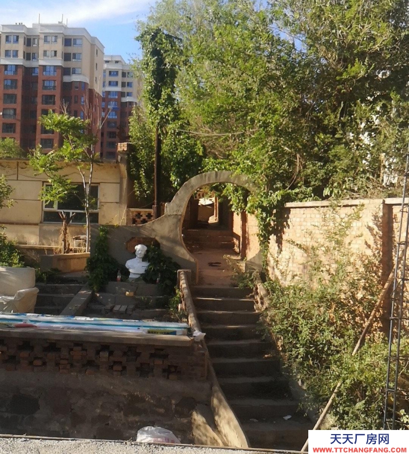 張家口 橋東 (出售) 上東紅郡附近有紅本辦公房