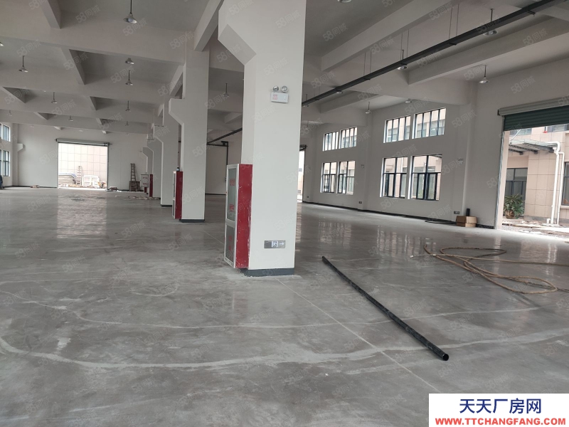 金華市婺城(出租) 秋濱磚混單層廠房2900平帶辦公室，清爽大氣，門口寬敞