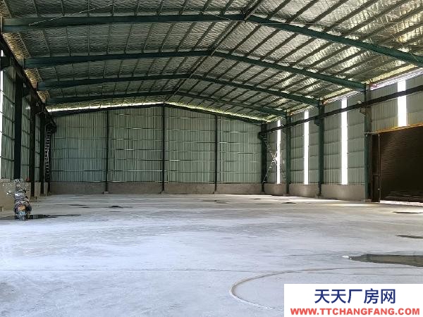 婁底市新化物資倉庫 廠房場地交通便利，停車方便，適合任何車輛出入，價格面議