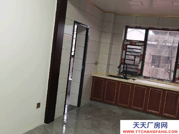 婁底市冷水江物資倉庫  交通方便，安保完善，精裝修，可做辦公室和居住