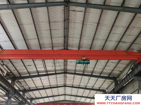 婁底市漣源機(jī)加工廠房 標(biāo)準(zhǔn)鋼結(jié)構(gòu)廠房，交通便利。