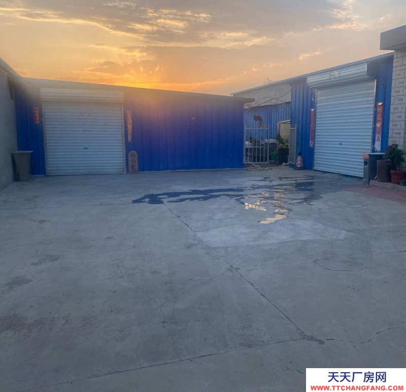 張家口 橋西 方便食品廠房 (出租) 東辛莊，南環(huán)往南，明湖往西，交通便利，大車進(jìn)出方便。