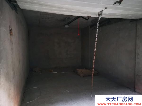 湘西市鳳凰物資倉庫 該倉庫位于城北鳳凰家苑北區一樓，可做車庫使用