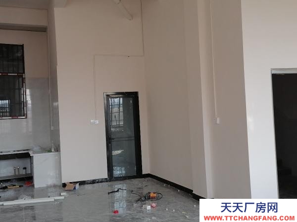 湘西市龍山肉制品廠房  有停車場，可做廠房，培訓班，網吧，倉庫等