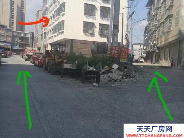 湘西市龍山資倉庫 停車方便，前后門面，后面帶平壩可用