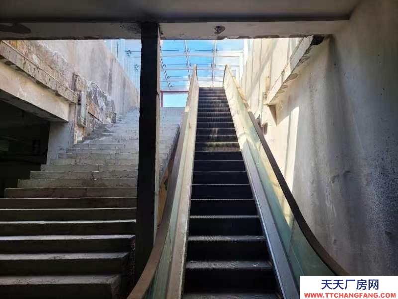 張家口 宣化  (出租) 地下一層，可整租，也可分租