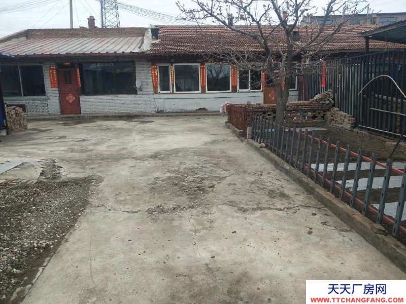 (出售) 土默特左旗有房本可以蓋二樓 四間房 兩正房 兩西房 800平米