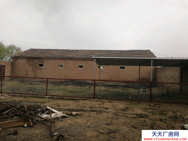 (出售) 土默特左旗養殖場出售出租，另有它項，將4畝大院低價出售。