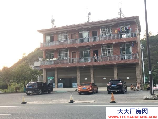 張家界市永定物資倉(cāng)庫(kù) 位于張花高速西出口500處，地理位置優(yōu)越
