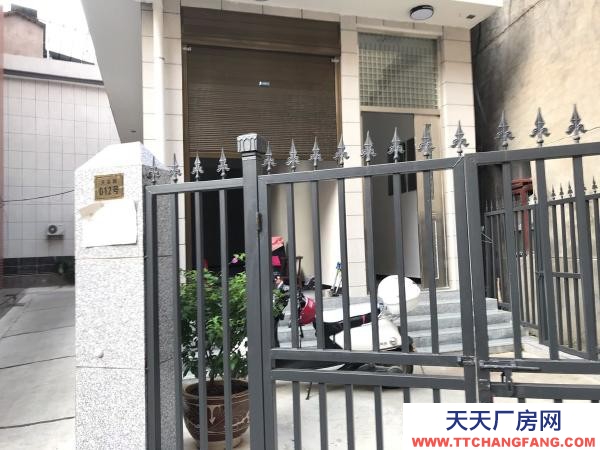 張家界市慈利物資倉庫 面積有120平方米，有房屋安全檢測報告，適合作倉庫等。