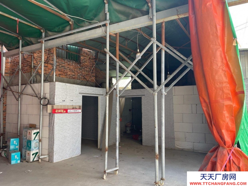 金華市武義(出租) 本倉(cāng)庫(kù)沿路邊，可經(jīng)營(yíng)小本生意，采光位置極好，生活交通便利。