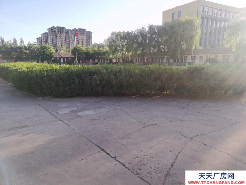 張家口 蔚縣糧食加工品廠房 (出租) 房屋2百間，大院30畝，集體供暖