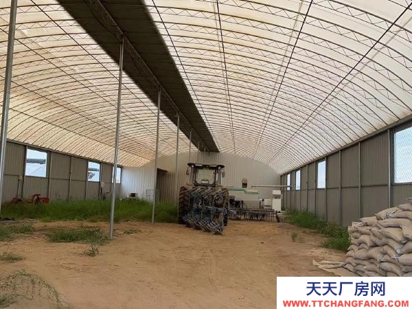 銀川市興慶機加工廠房 水電齊全 交通方便 高度 寬度16m 長度90m