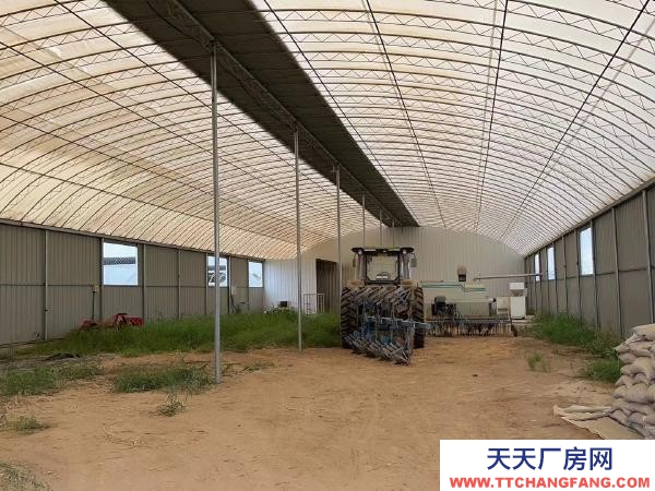 銀川市興慶機加工廠房 水電齊全 交通方便 高度 寬度16m 長度90m