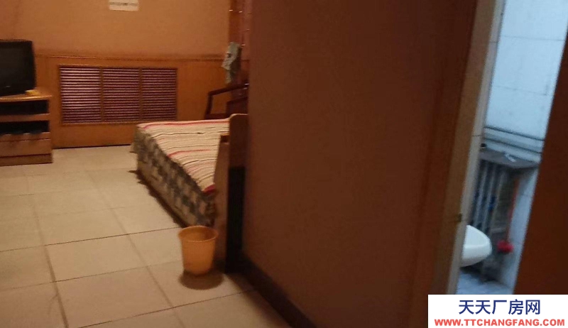 張家口 懷來 (出租) 出租北山公園附近大院一處，平房四十多間。大小車出入方便。