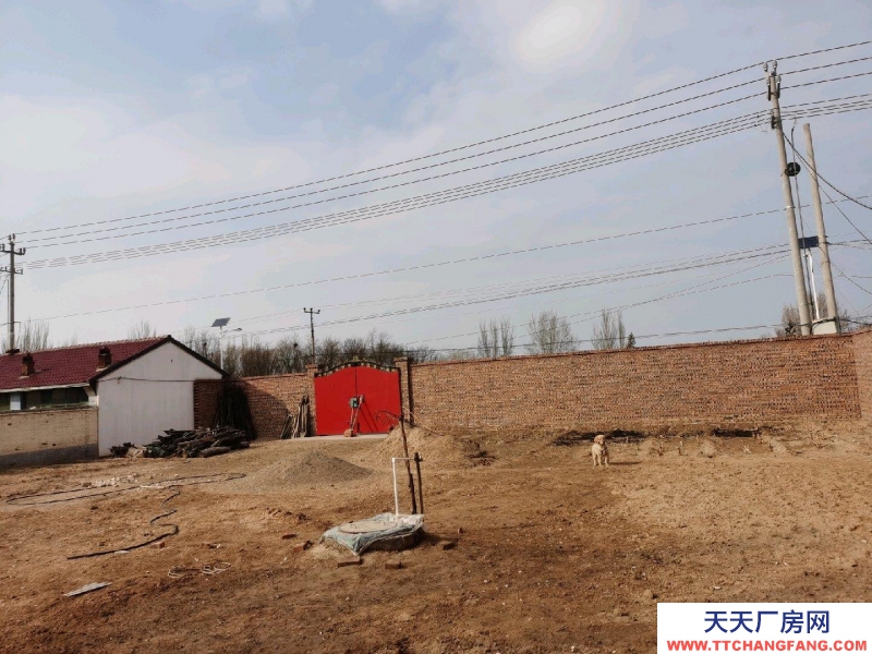 張家口 懷來 (出租) 南水泉中學路南，公路旁，可做倉庫，廠房。租金面議。