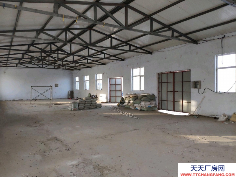 張家口 涿鹿 (出租) 庫房、糕點(diǎn)廠房、車庫出租，水電齊全，張家口涿鹿縣工業(yè)園區(qū)