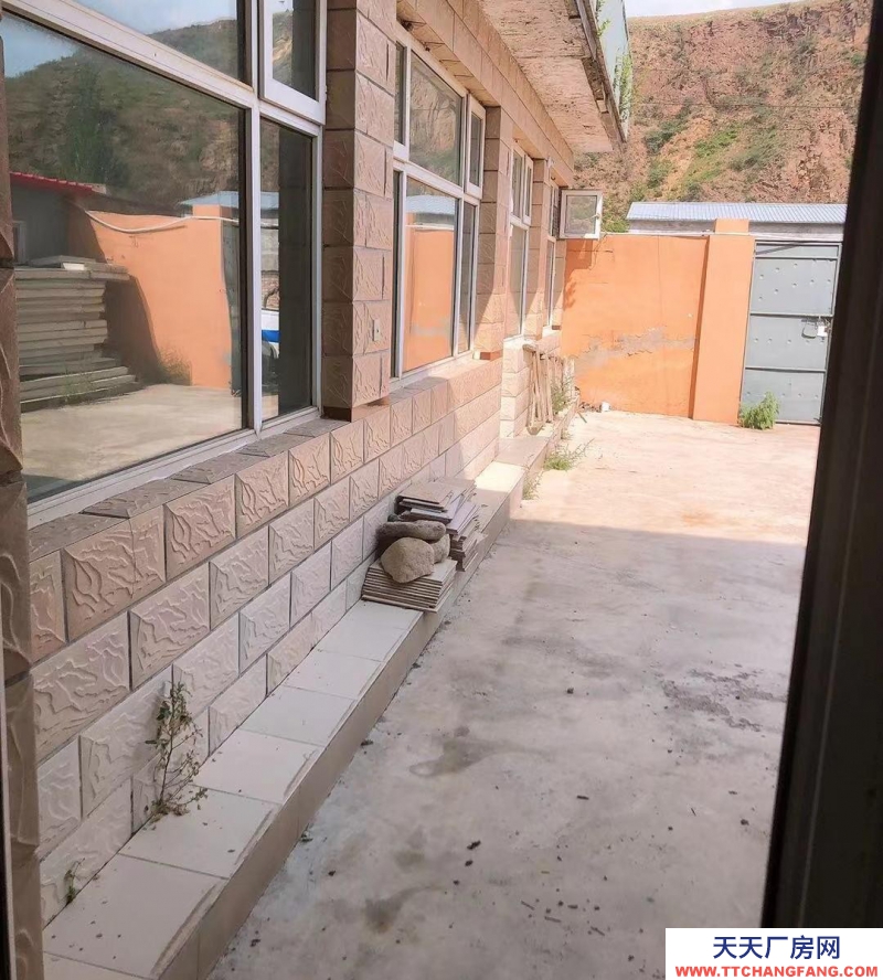 張家口 崇禮(出售) 房產(chǎn)證面積是191平米，土地證是270平米，