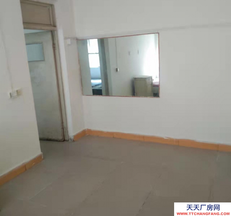 (出租) 包頭可以住，也可以做庫房，帶電暖，